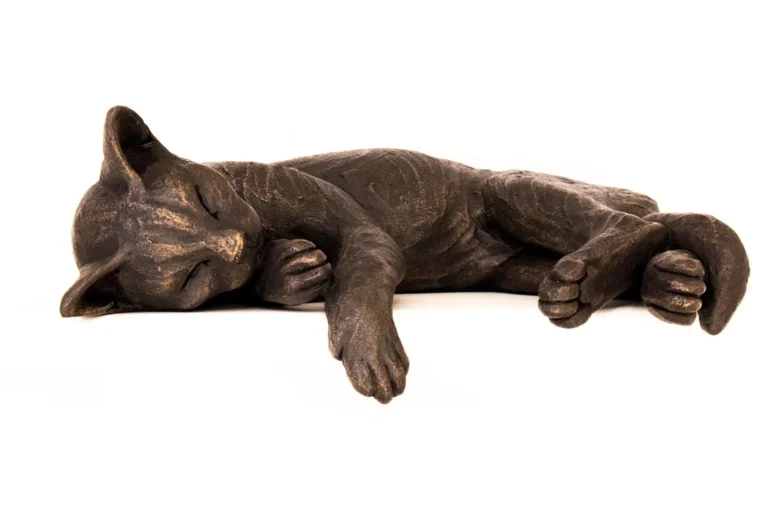 Phoebe, Lifesize Cat With Hanging Paw