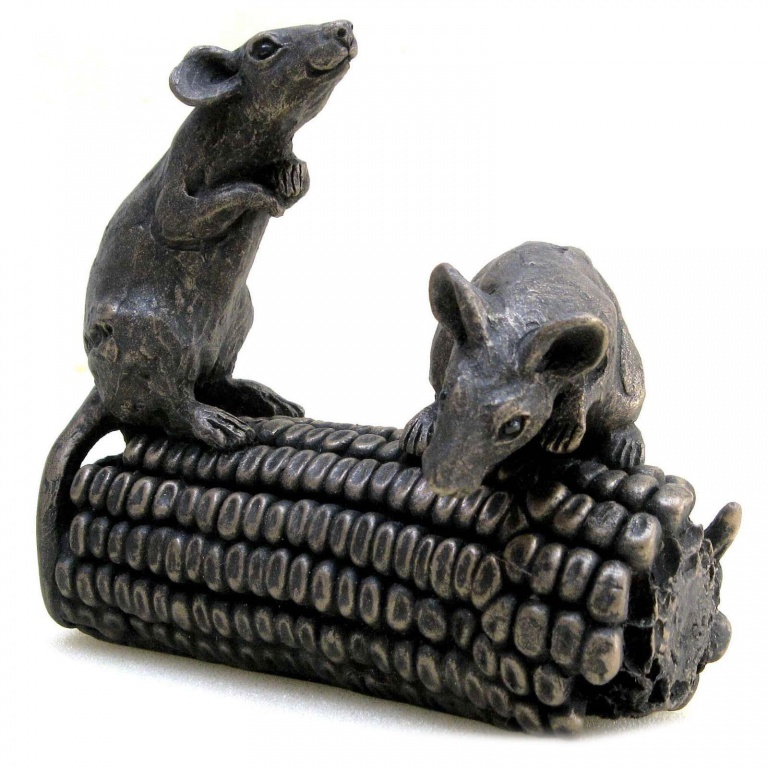Tom And Hunca, Mice On Corn On The Cob