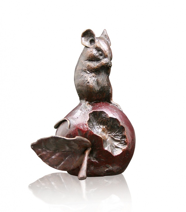 Bronze sculpture of a mouse on an apple