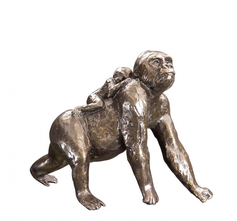 Gorilla with Baby (947)