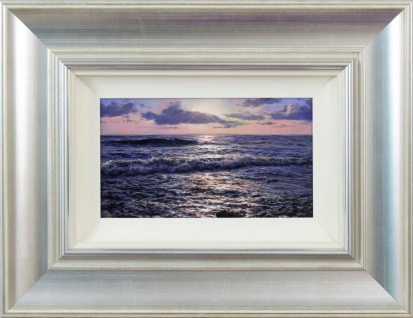 a calm painting of sunset over the ocean by Alfredo Navarro