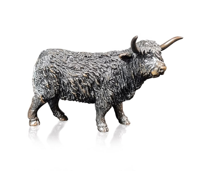 Highland Cow Standing (1212)