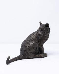 Sitting Tiger, Suzie Marsh