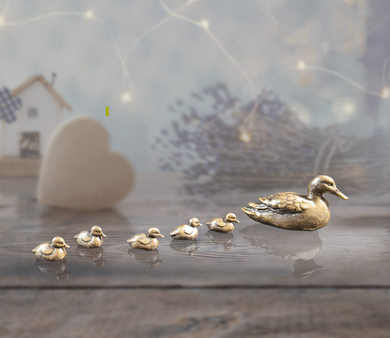 Butler & Peach Miniature Duck And Ducklings (2100) by Butler & Peach